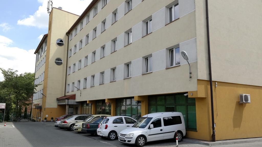 Osrodek Scsk Optima Aparthotel Krakow Bagian luar foto