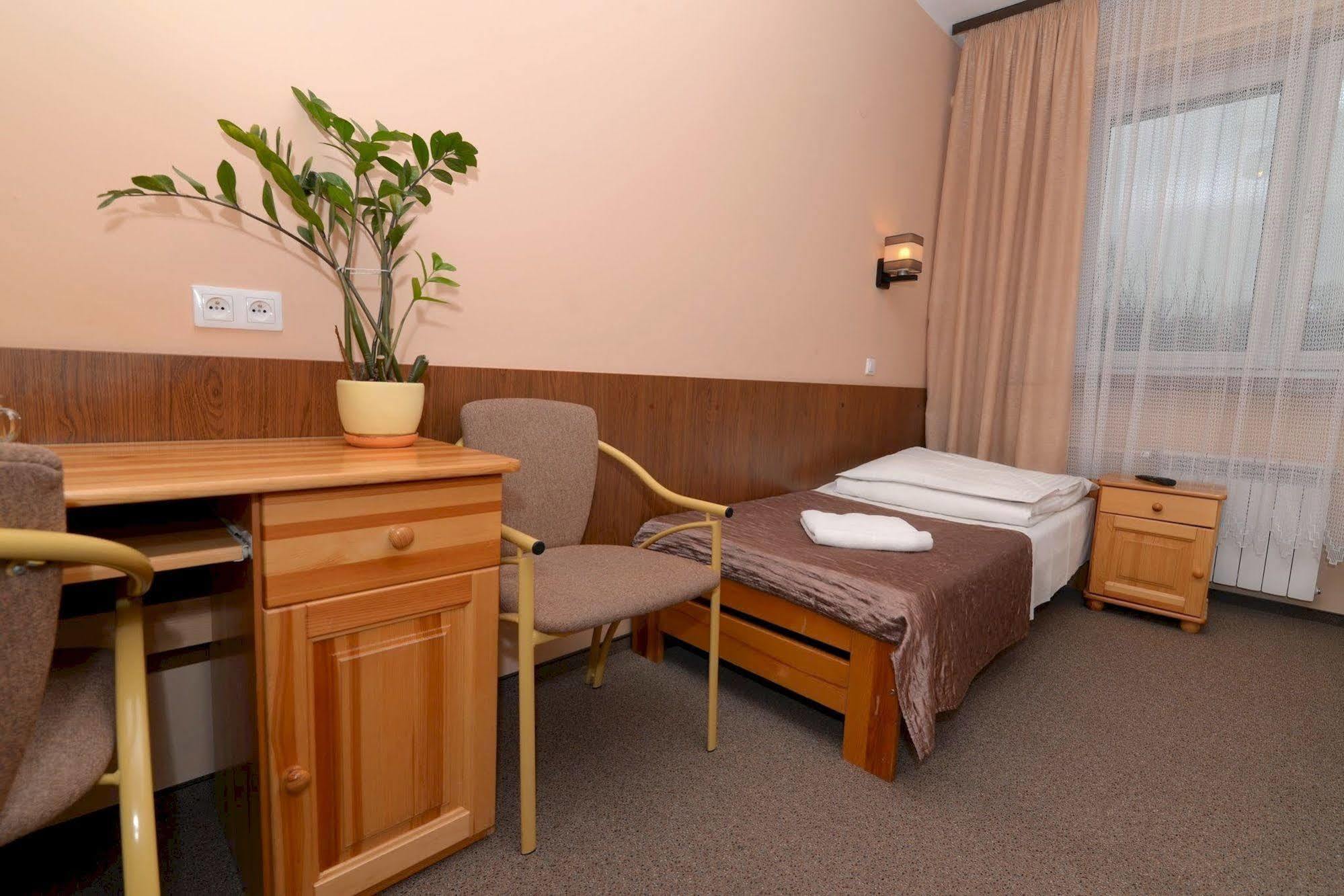 Osrodek Scsk Optima Aparthotel Krakow Bagian luar foto
