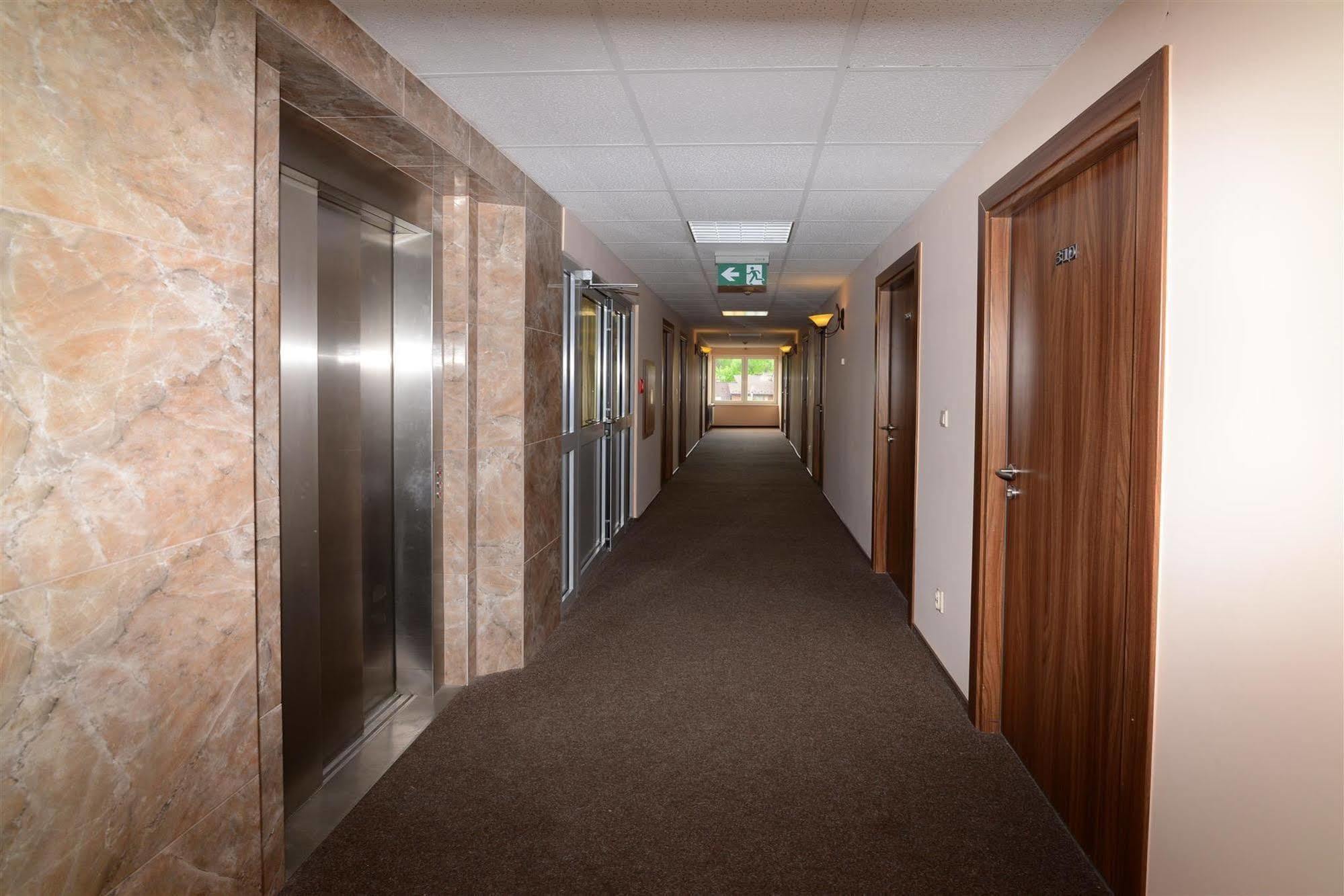 Osrodek Scsk Optima Aparthotel Krakow Bagian luar foto